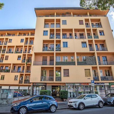 Lusa Suite With Free Private Parking Флоренция Экстерьер фото